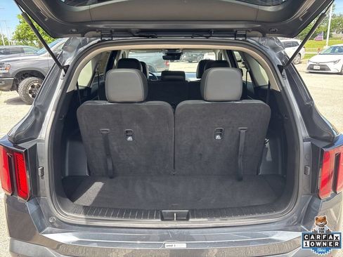 Used 2024 Kia Sorento S FWD image 3