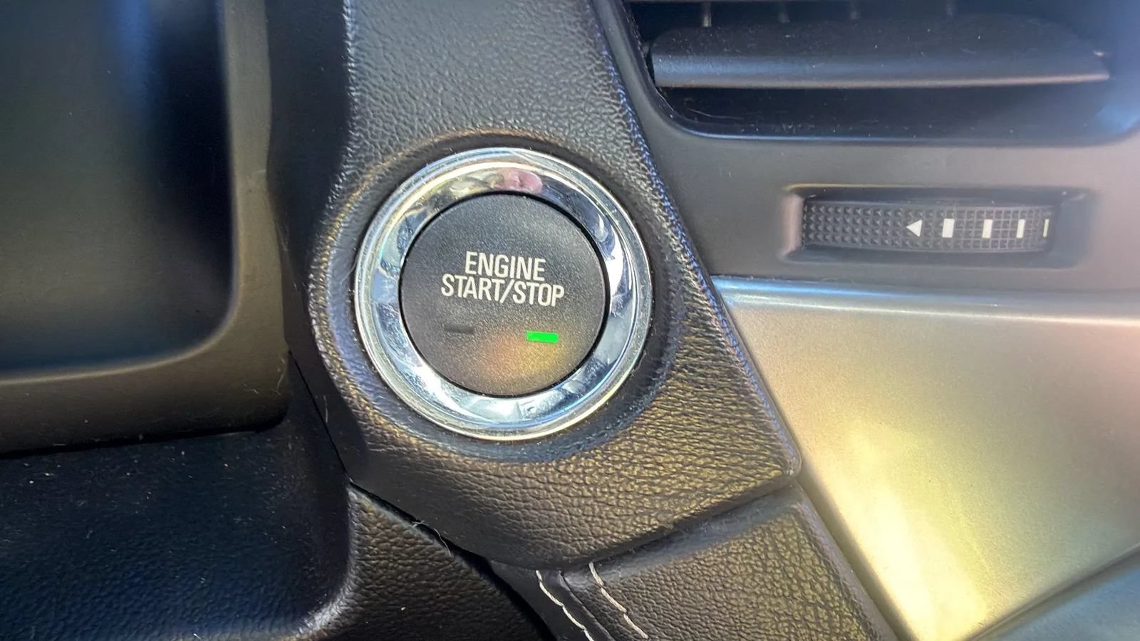 Used 2018 Chevrolet Tahoe Premier AWD/4WD image 19