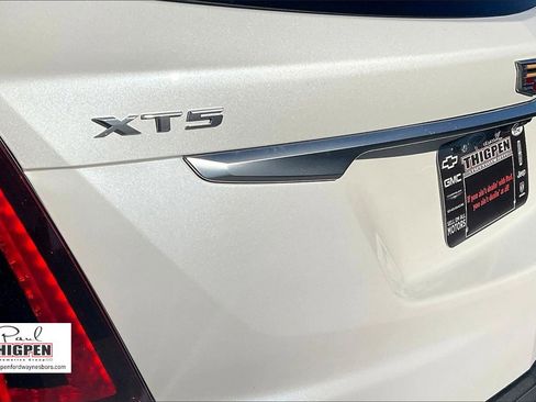 Used 2022 Cadillac XT5 Premium Luxury w/ Technology Package image 8
