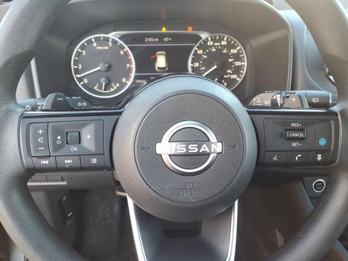 Used 2023 Nissan Rogue SV image 27