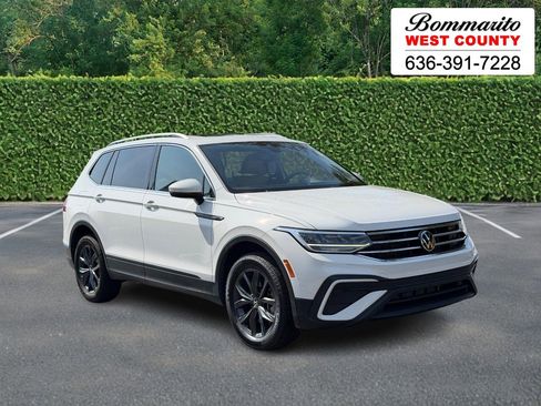 Used 2022 Volkswagen Tiguan SE AWD/4WD image 1