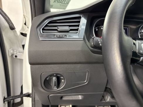 Used 2021 Volkswagen Tiguan SE AWD/4WD image 14