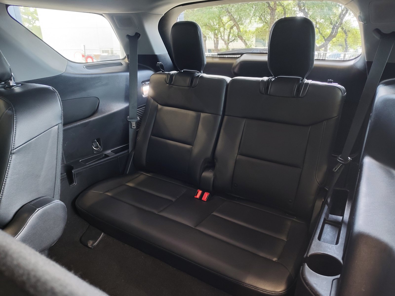 Used 2020 Ford Explorer Limited RWD image 25