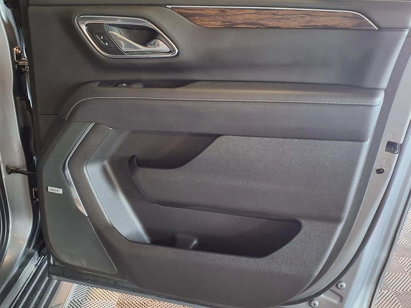 Used 2021 Chevrolet Suburban Premier AWD/4WD image 10