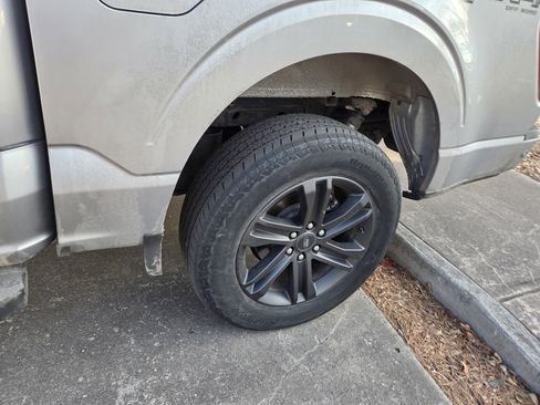 Used 2022 Ford F150 Lariat w/ Equipment Group 502A High image 11