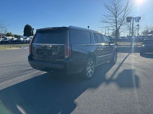 Used 2015 Cadillac Escalade ESV Premium image 3