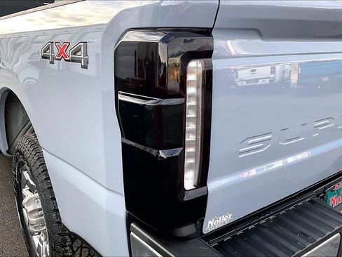Used 2024 Ford F350 Lariat image 31