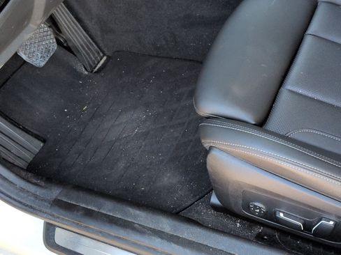 Certified 2024 BMW 330i Sedan w/ Premium Package image 17