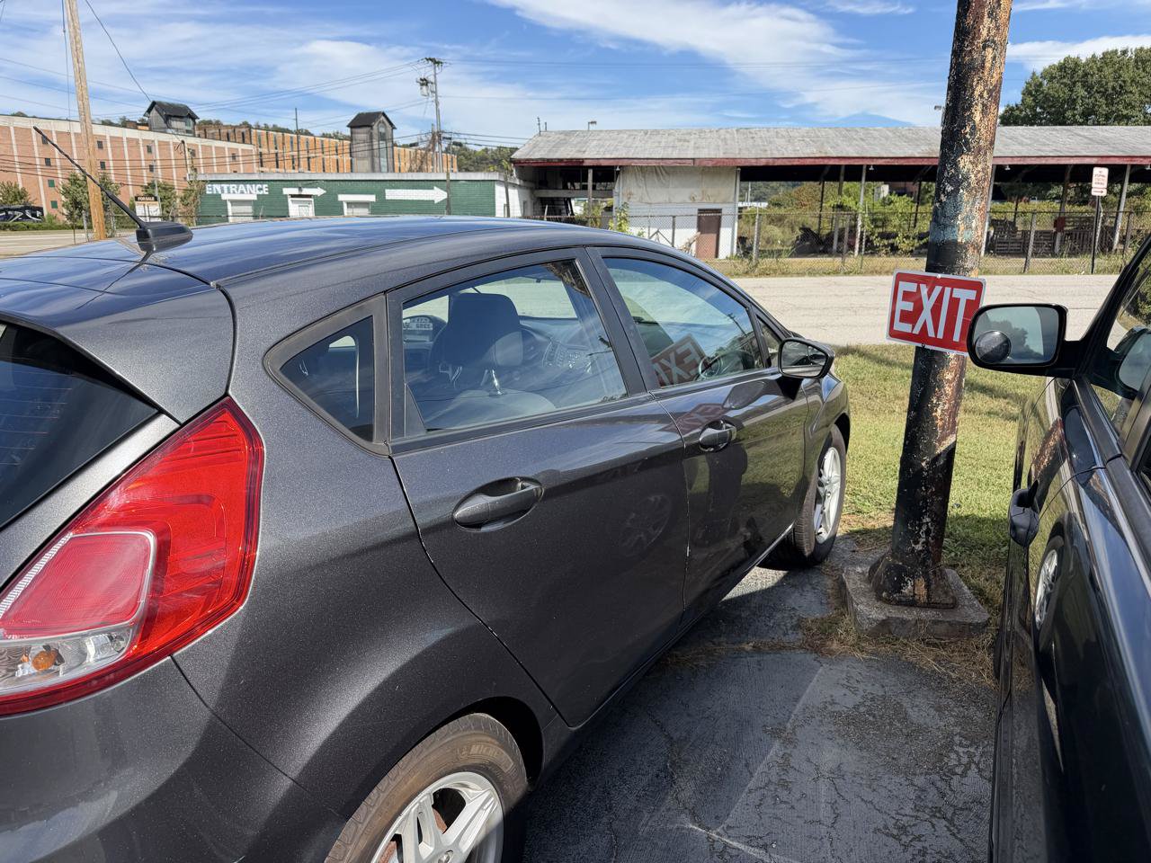 Used 2019 Ford Fiesta SE FWD image 5
