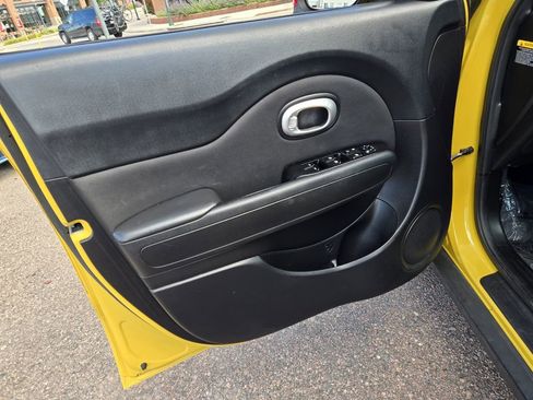 Used 2014 Kia Soul + image 14