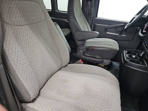 Used 2017 Chevrolet Express 3500 LT w/ LT Preferred Equipment Group RWD image 33