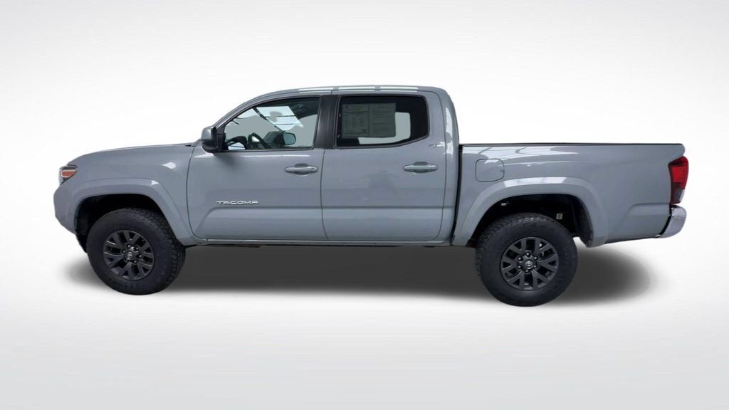 Used 2021 Toyota Tacoma SR5 AWD/4WD image 5