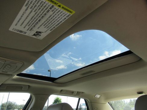 Used 2010 Cadillac DTS Luxury image 23