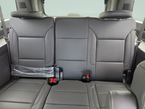 New 2026 Chevrolet Suburban LT w/ Comfort Package AWD/4WD image 24