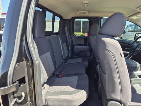 Used 2020 Nissan Titan SV w/ SV Convenience Package image 10