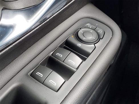 Used 2023 GMC Terrain SLE w/ Driver Convenience Package image 16