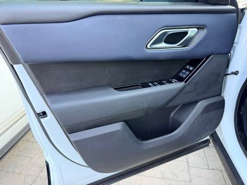 Used 2026 Land Rover Range Rover Velar Dynamic SE AWD/4WD image 17