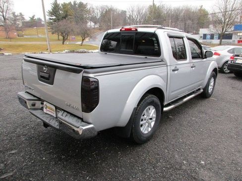 Used 2014 Nissan Frontier SV w/ SV Value Truck Package AWD/4WD image 8