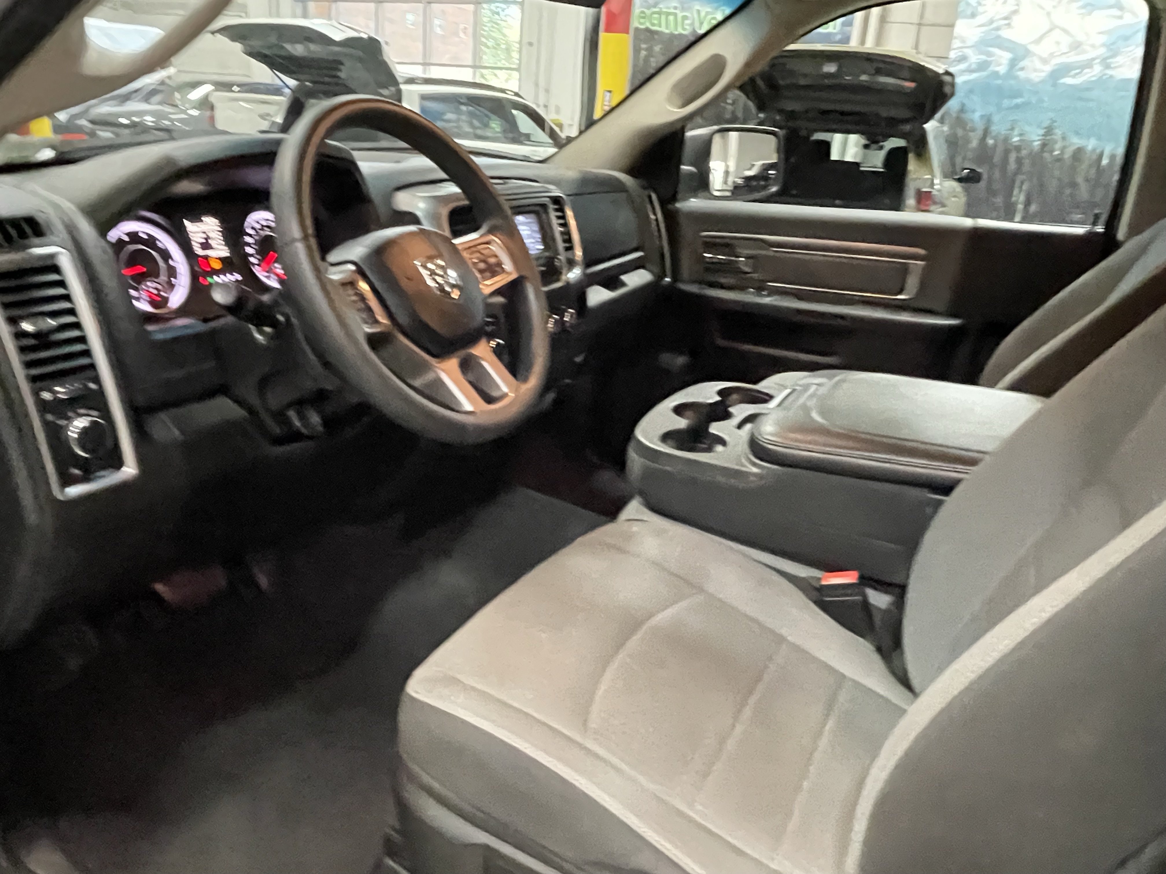 Certified 2022 RAM 1500 Classic SLT AWD/4WD image 11