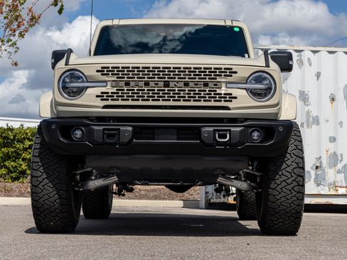 New 2025 Ford Bronco Badlands image 9