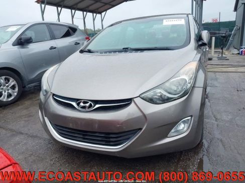 Used 2013 Hyundai Elantra GLS w/ Preferred Pkg image 5