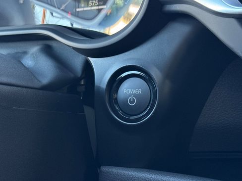 Certified 2025 Toyota Sienna XSE image 30