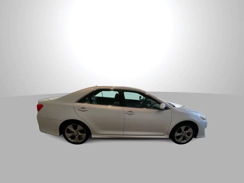 Used 2012 Toyota Camry SE FWD image 9