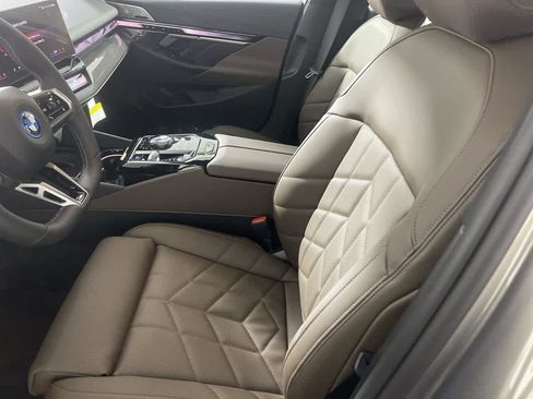 Used 2024 BMW i5 M60 w/ Premium Package image 9