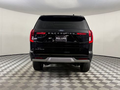 Used 2025 Ford Expedition Platinum AWD/4WD image 8