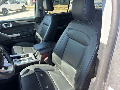 Used 2023 Ford Explorer XLT w/ Equipment Group 202A image 25