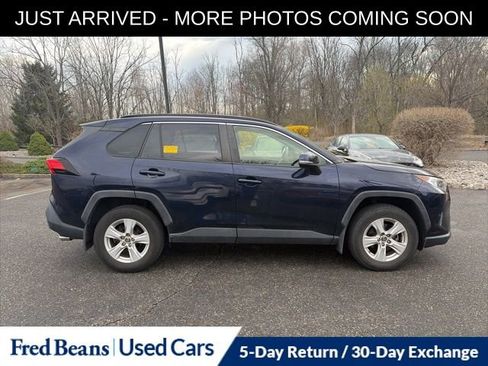 Used 2019 Toyota RAV4 XLE w/ Convenience Package image 8