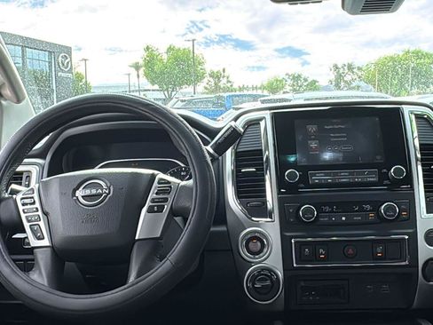 Used 2023 Nissan Titan SV w/ SV Convenience Package image 7