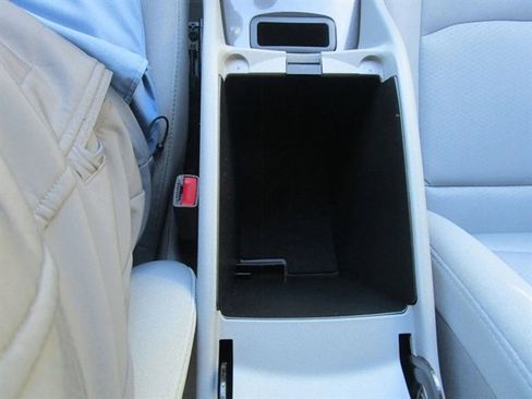 Used 2022 Chevrolet Malibu LT image 28