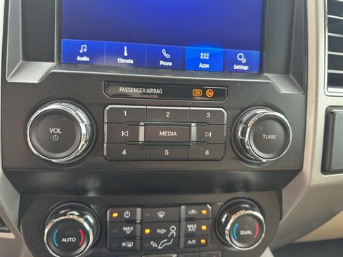 Used 2021 Ford F250 Lariat w/ Lariat Value Package AWD/4WD image 23