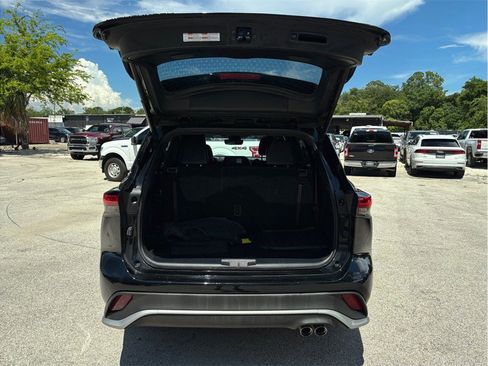 Used 2021 Toyota Highlander XSE FWD image 47