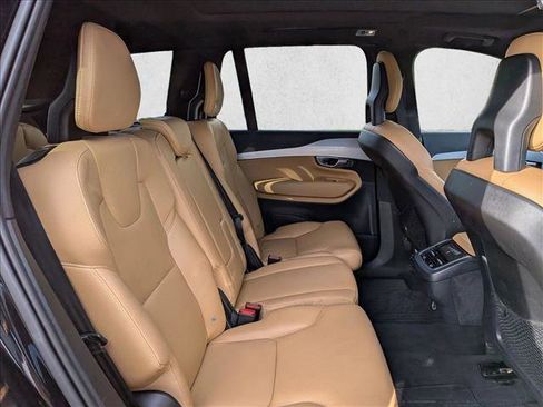 Used 2017 Volvo XC90 T6 Momentum w/ Vision Package AWD/4WD image 17