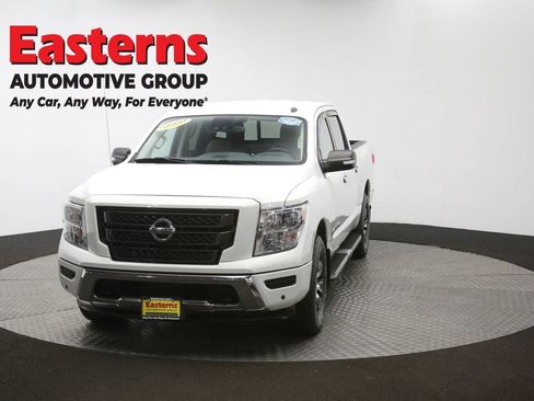 Used 2020 Nissan Titan SV w/ SV Convenience Package image 56