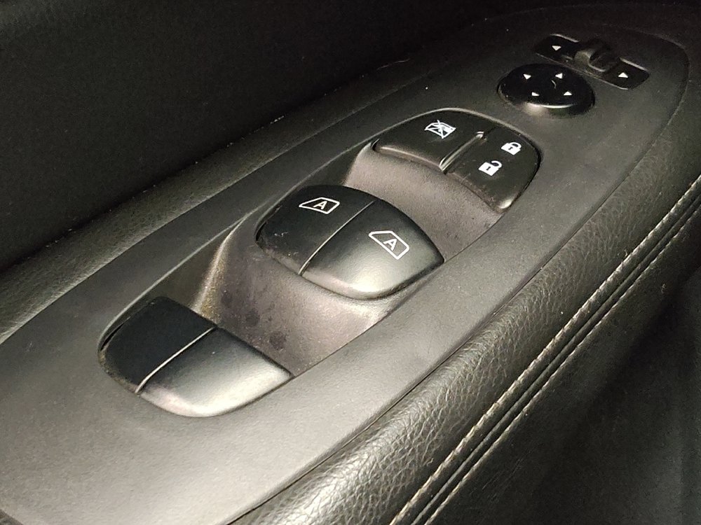 Used 2020 Nissan Pathfinder SV AWD/4WD image 27