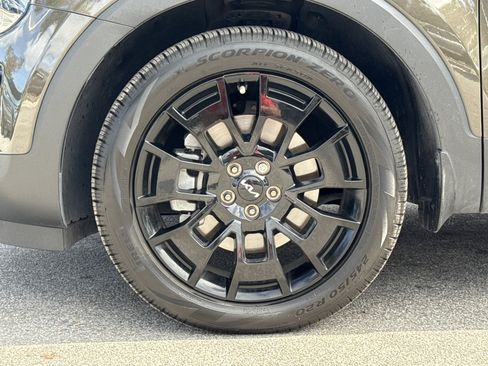 Used 2022 Kia Telluride EX w/ EX Premium Package image 32