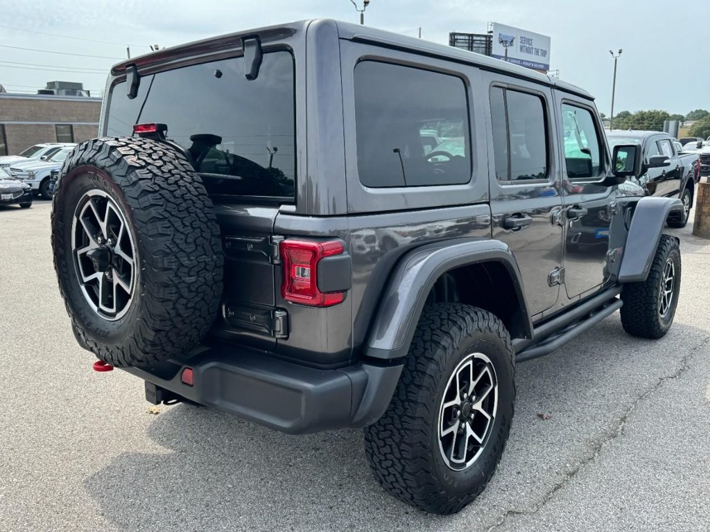 Used 2026 Jeep Wrangler Unlimited Rubicon AWD/4WD image 3
