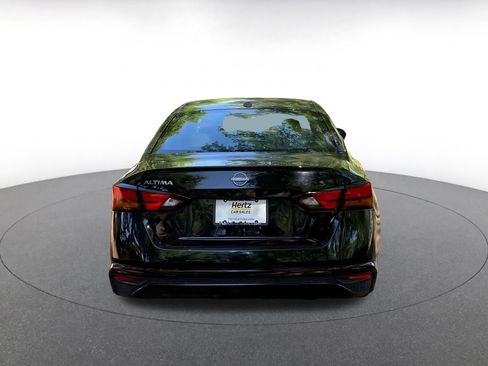 Used 2025 Nissan Altima 2.5 SV image 6
