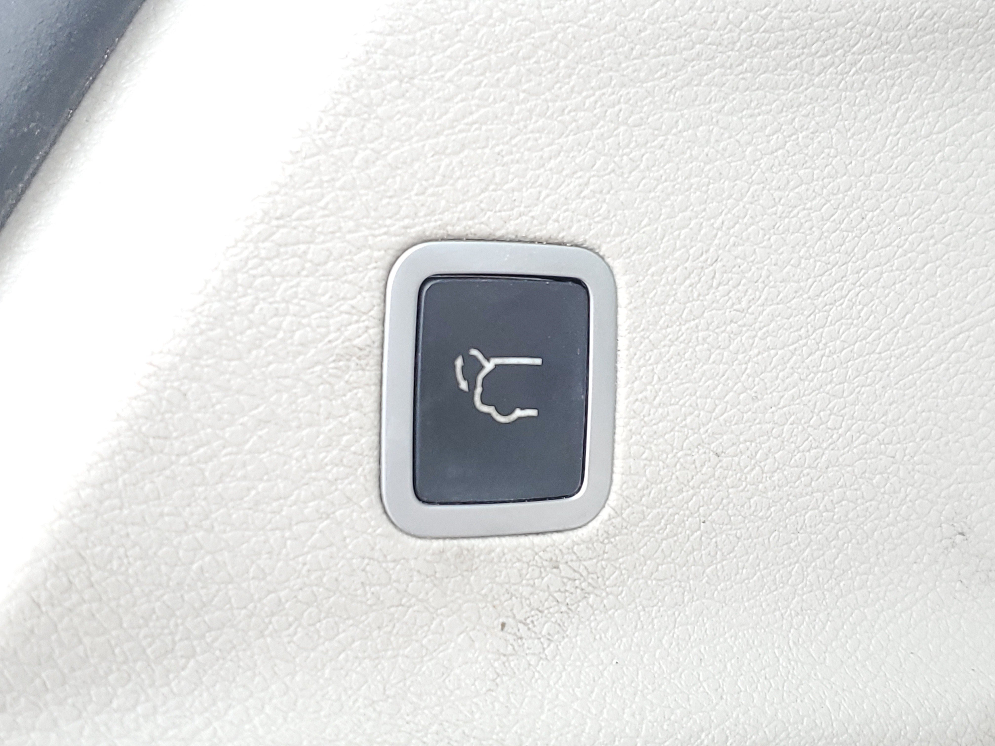 Used 2018 Chrysler Pacifica Touring-L FWD image 8