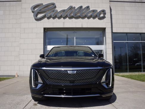 New 2024 Cadillac Lyriq Luxury image 11