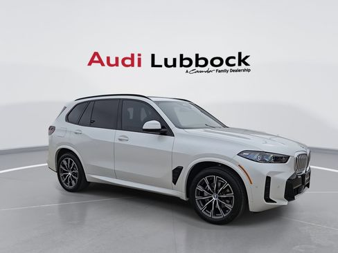 Used 2026 BMW X5 sDrive40i w/ M Sport Package RWD image 2