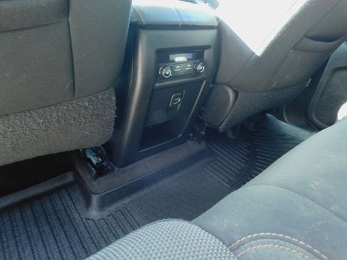 Used 2020 Chevrolet Traverse LS image 24