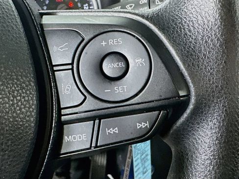 Used 2021 Toyota RAV4 LE FWD image 23