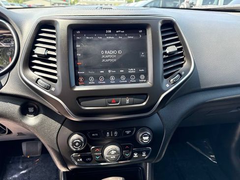 Certified 2022 Jeep Cherokee Latitude Lux AWD/4WD image 12