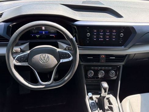 Used 2023 Volkswagen Taos SE w/ Panoramic Sunroof Package FWD image 29