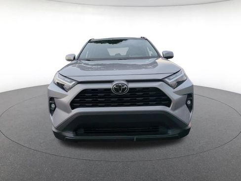 Used 2022 Toyota RAV4 XLE Premium FWD image 9