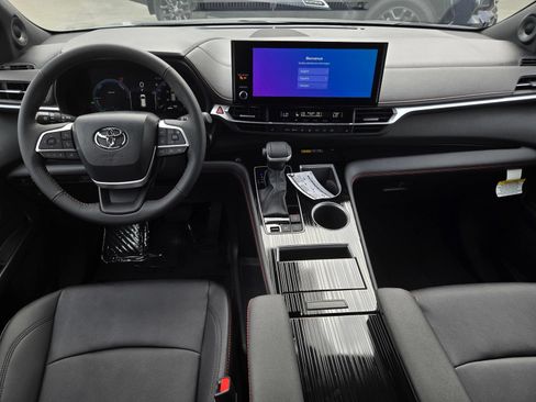 Certified 2026 Toyota Sienna XSE FWD image 14